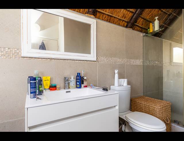 4 BEDROOM HOUSE FOR SALE IN WEST BEACH